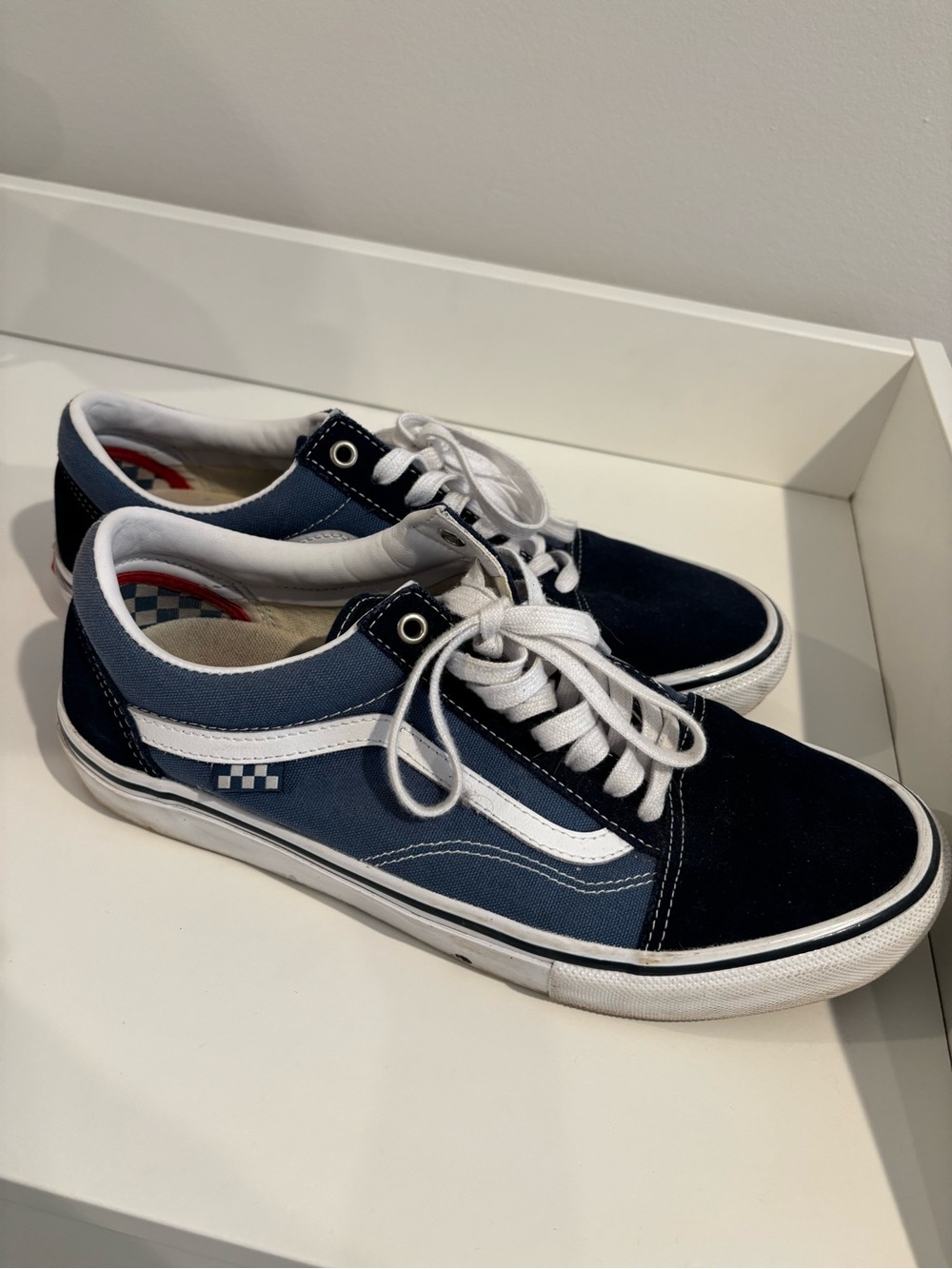 Vans Old Skool Low-Top Sneakers - Navy and Blue with White Stripe